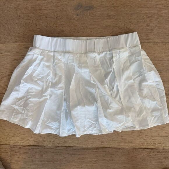 $40 Halara High Waisted Pleated skirt size Large 2-in-1 Side Pocket Adjustable B - Picture 3 of 9